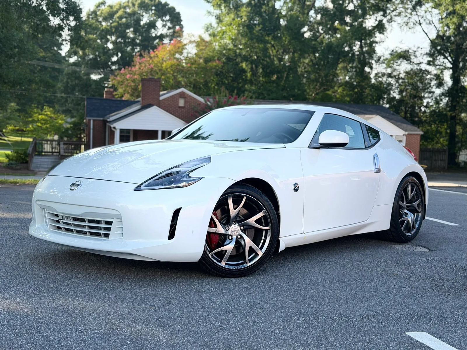 Used 2014 Nissan 370Z Touring w/ Sport Package RWD image 2