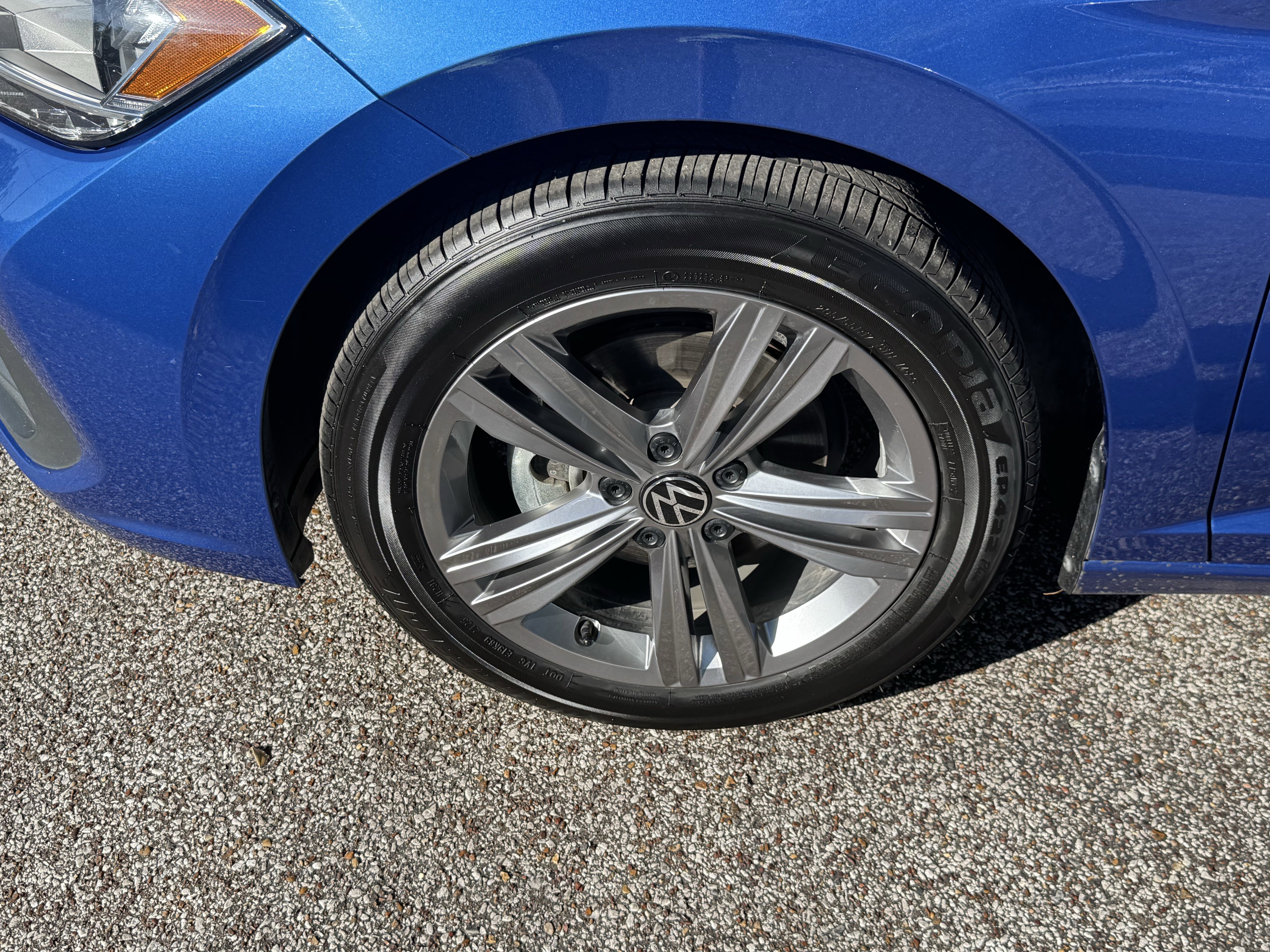 Used 2024 Volkswagen Jetta SE image 9