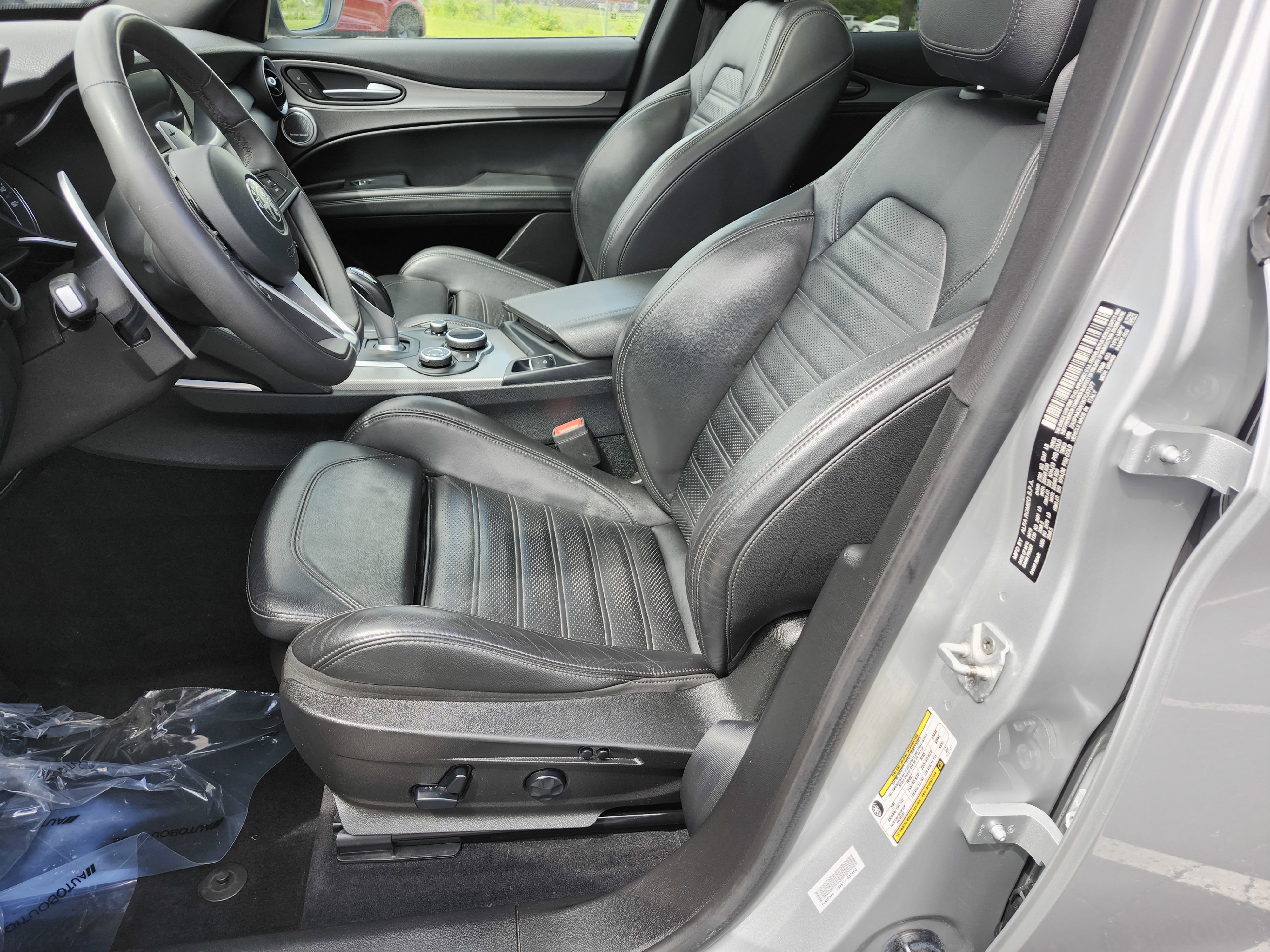 Used 2019 Alfa Romeo Stelvio Ti Sport w/ Quick Order Package 22S Sport AWD/4WD image 27