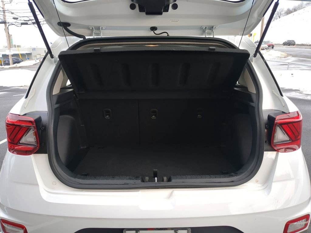Used 2025 Hyundai Venue SEL image 27