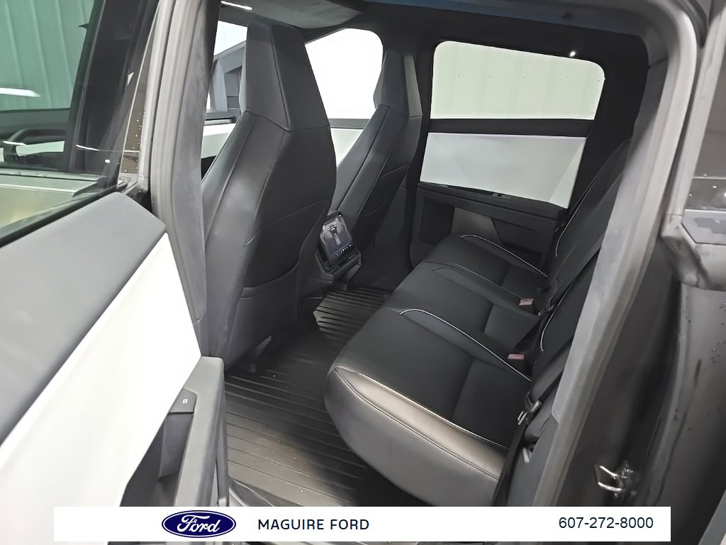 Used 2024 Tesla Cybertruck AWD Crew Cab image 33