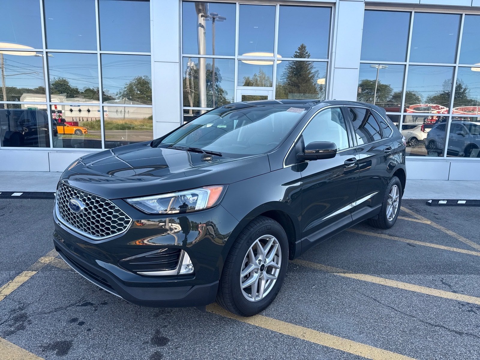 Used 2024 Ford Edge SEL w/ Convenience Package