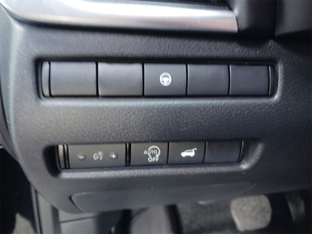 Used 2024 Nissan Rogue SV image 34