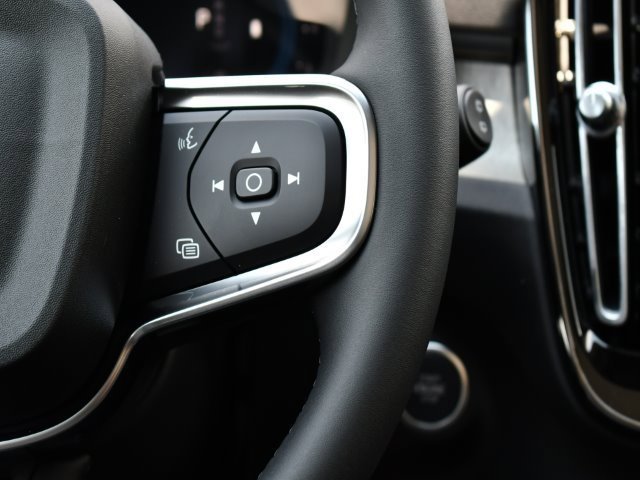 New 2025 Volvo XC40 B5 Plus w/ Protection Package Premier image 23