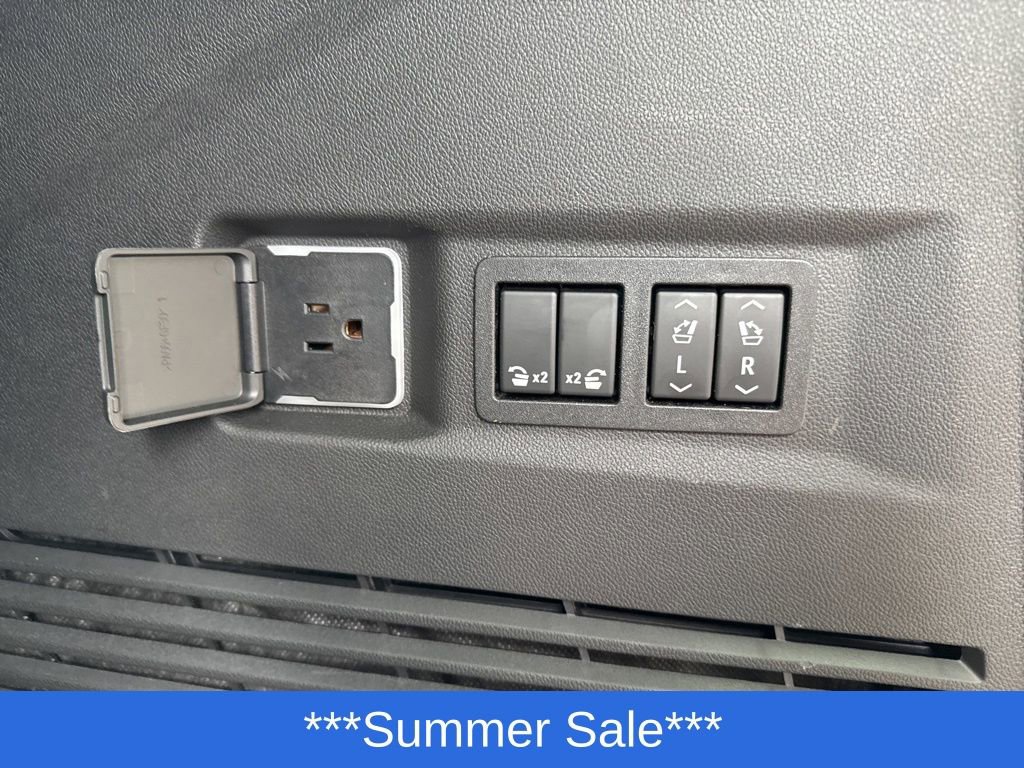 Used 2022 GMC Yukon Denali image 46