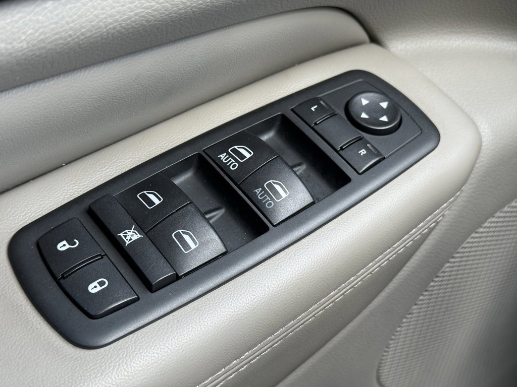 Used 2012 Jeep Grand Cherokee Laredo image 15