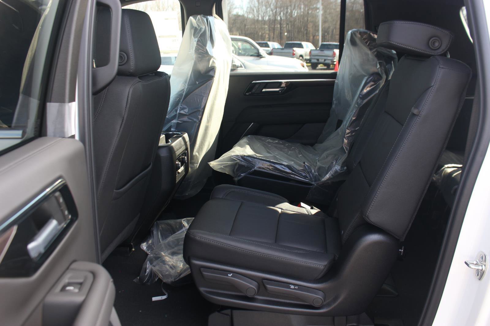 New 2026 Chevrolet Suburban LT w/ Comfort Package image 16