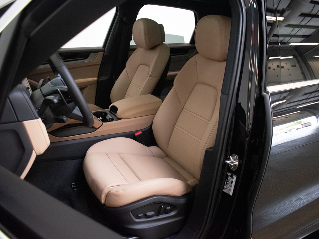 New 2026 Porsche Cayenne AWD/4WD image 13