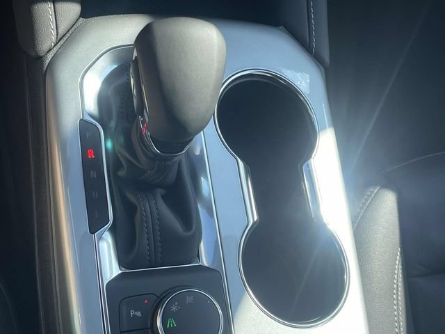 New 2026 Chevrolet Blazer LT w/ LPO, Black Grille Bar Package FWD image 16