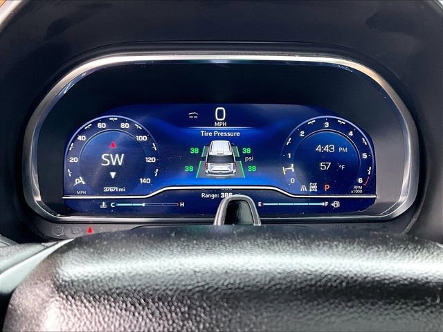 Used 2023 Chevrolet Suburban Premier w/ Advanced Technology Package AWD/4WD image 26