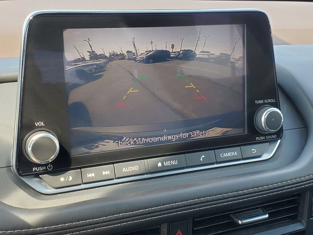 Used 2023 Nissan Rogue S AWD/4WD image 3