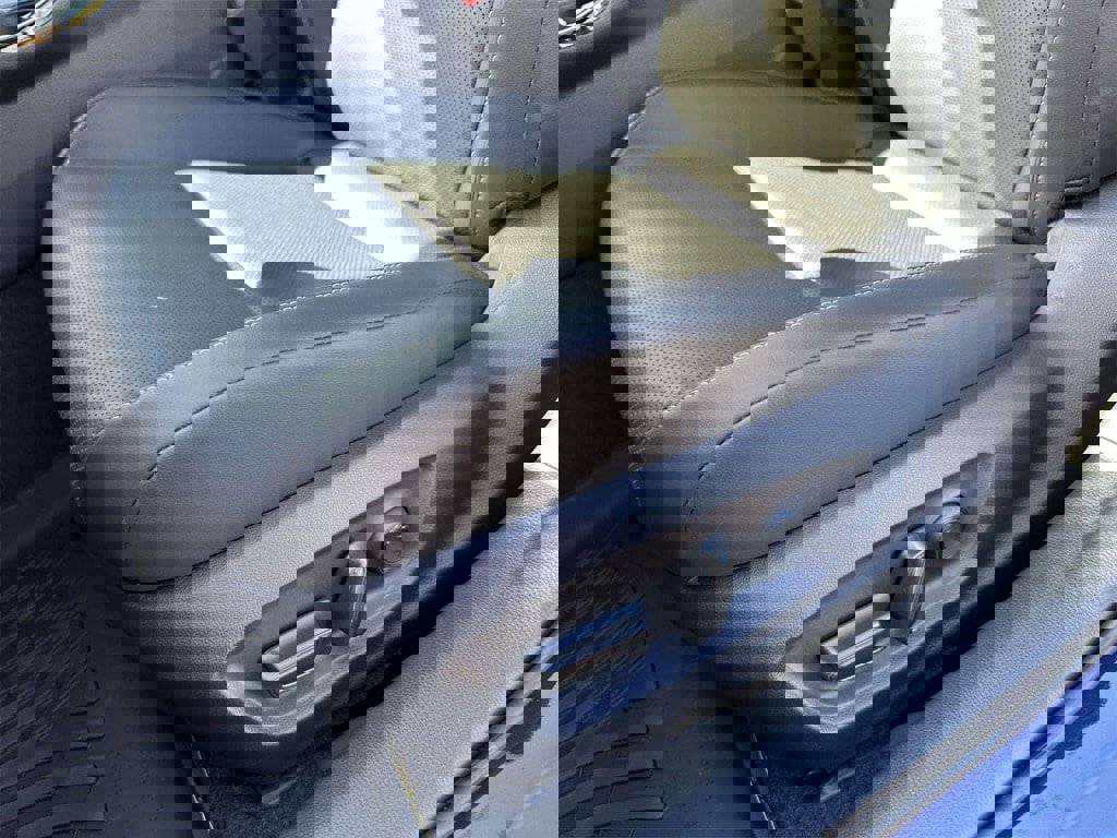 New 2026 Toyota Prius XLE image 16