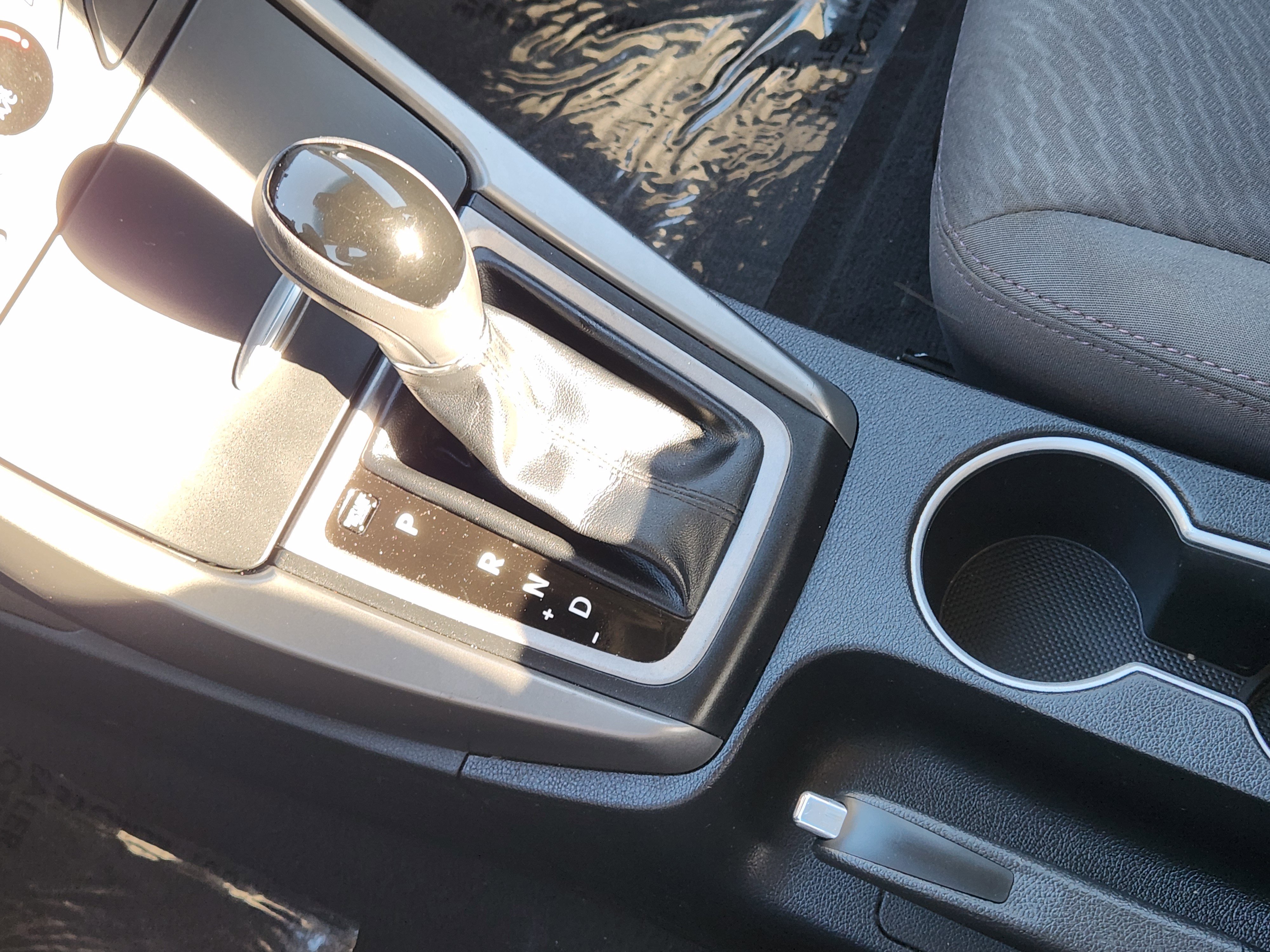 Used 2015 Hyundai Elantra SE image 19