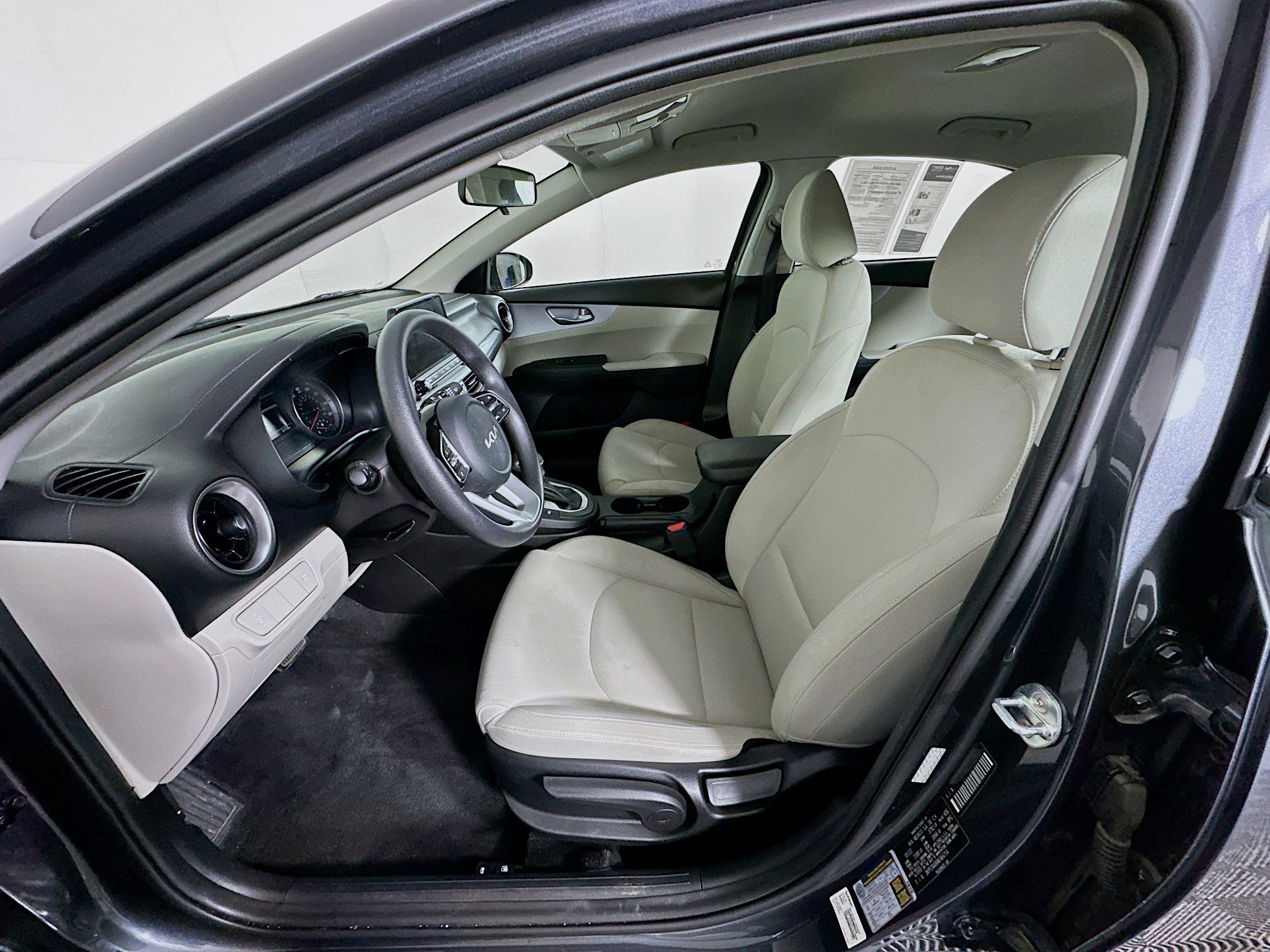 Used 2022 Kia Forte LXS image 13