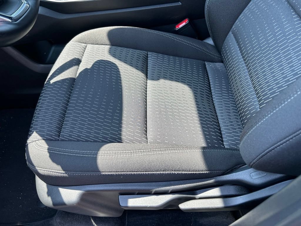 Used 2026 Chevrolet Equinox LT AWD/4WD image 17