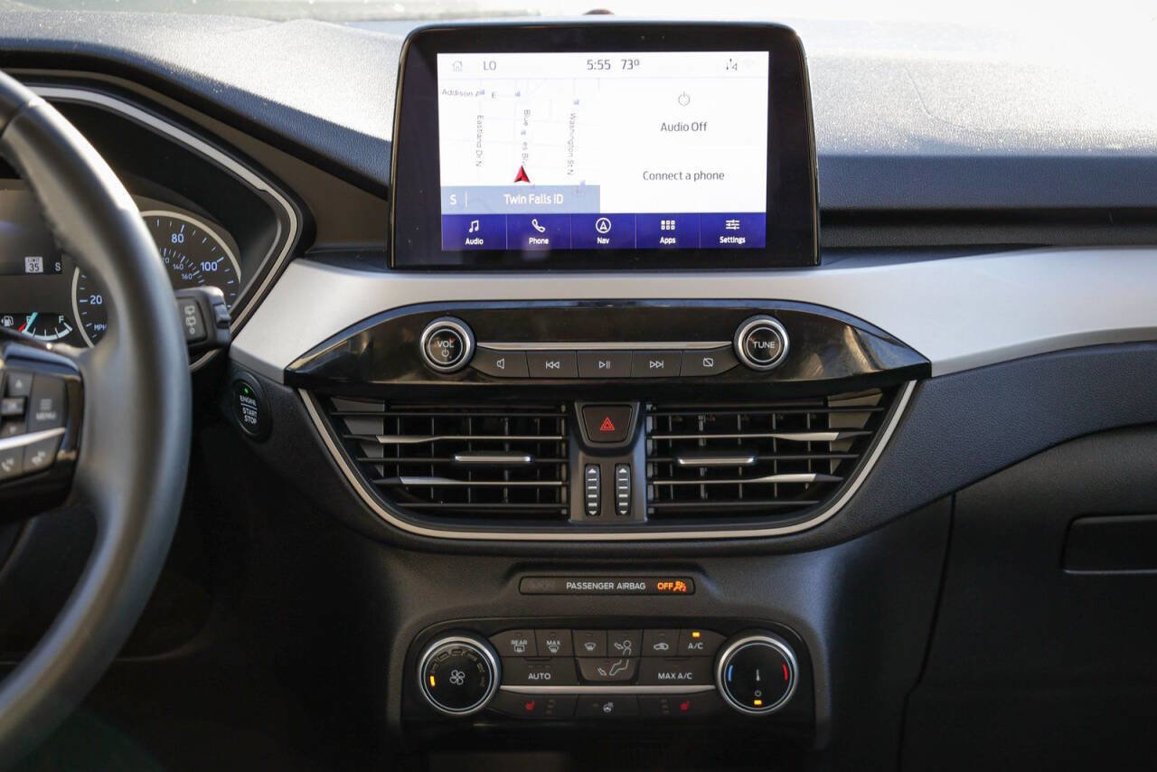 Used 2022 Ford Escape SE w/ Cold Weather Package image 18