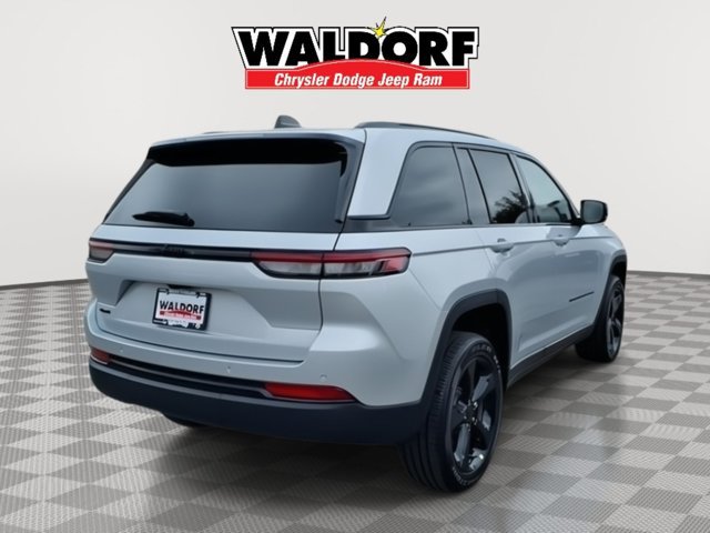New 2025 Jeep Grand Cherokee Altitude AWD/4WD image 3