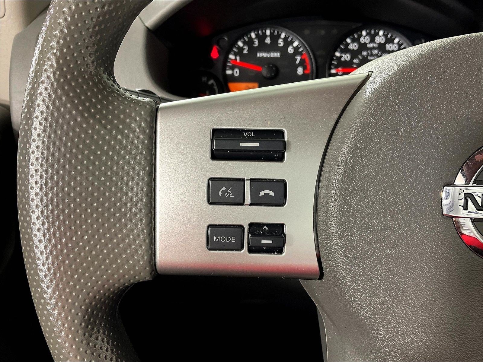 Used 2020 Nissan Frontier SV w/ Midnight Edition Floor Mats AWD/4WD image 13