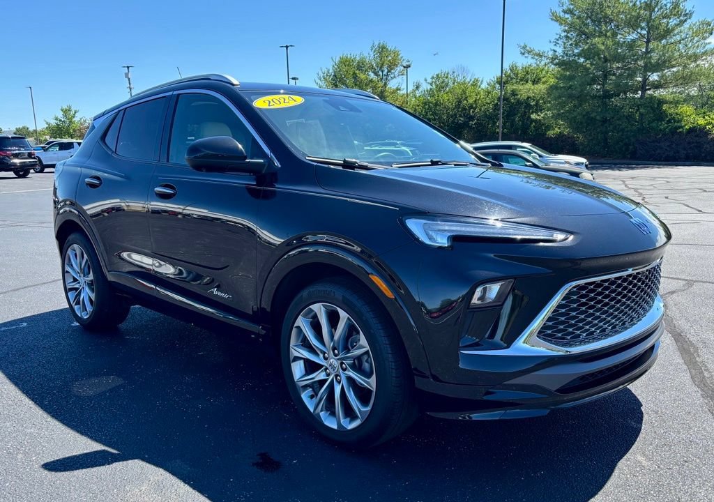 Used 2024 Buick Encore GX Avenir w/ Avenir Technology Package FWD image 9