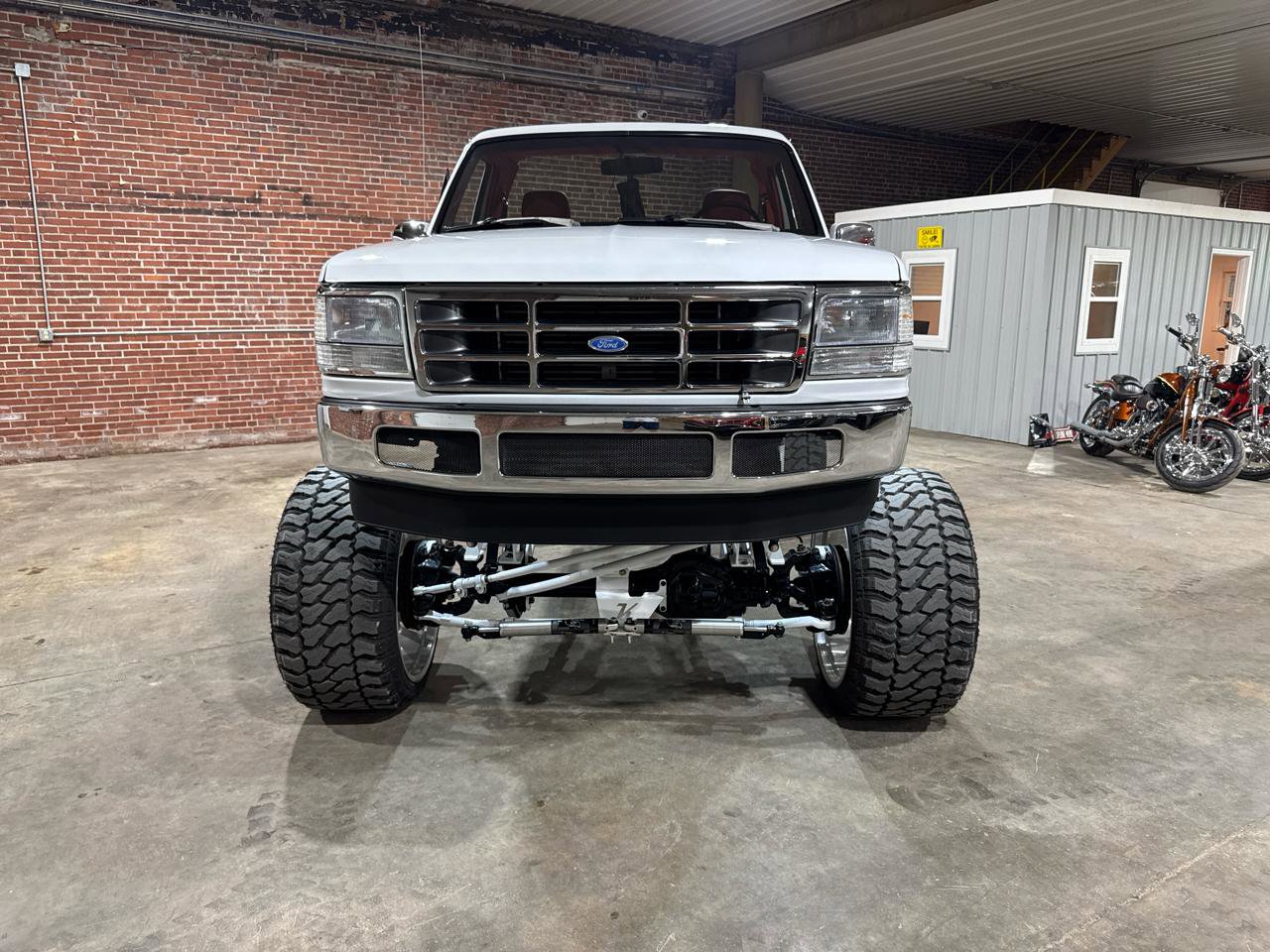 Used 1994 Ford Bronco XLT image 4