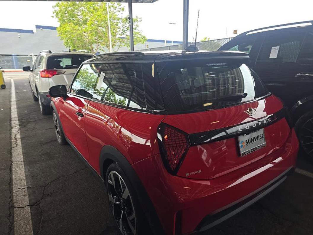 Used 2025 MINI Cooper S FWD image 4