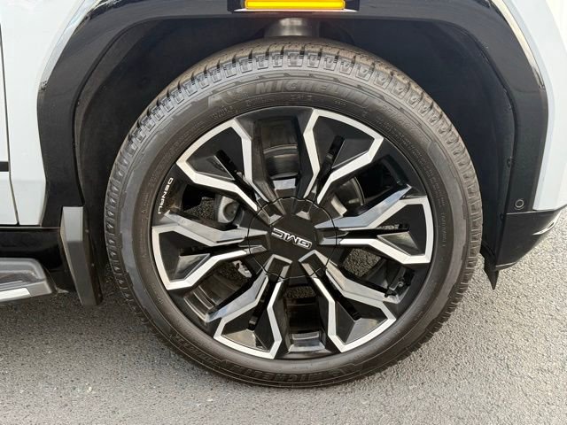 Used 2025 GMC Sierra EV Denali image 20