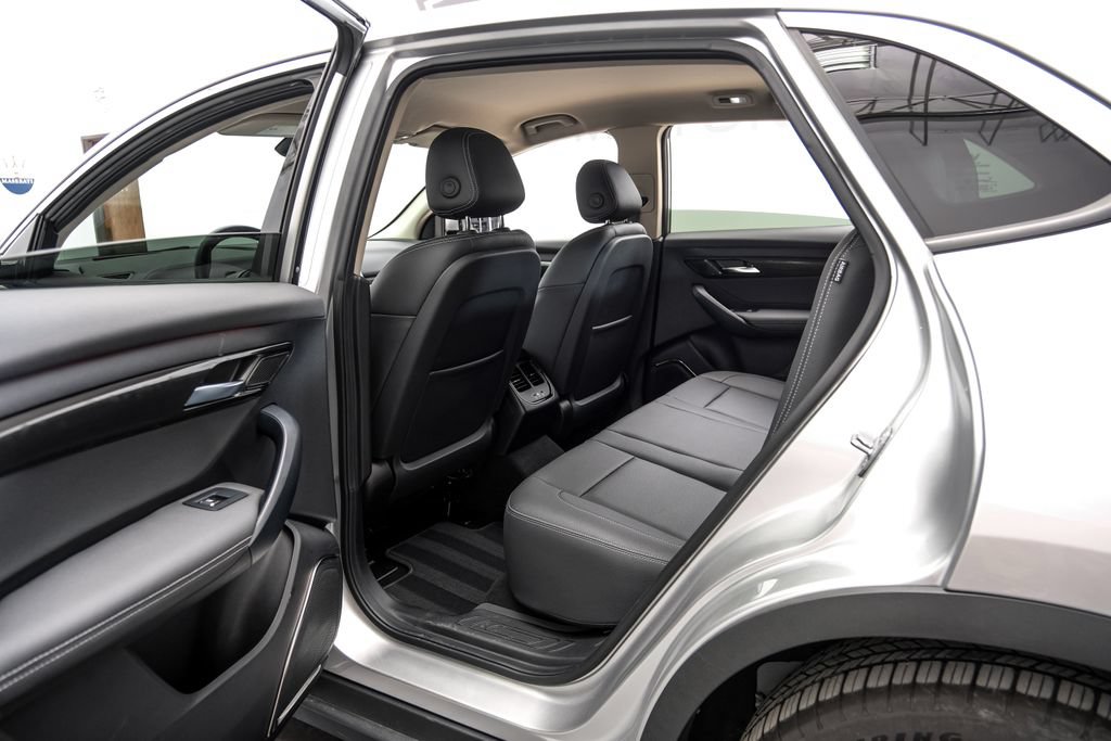 Used 2023 VinFast VF 8 Eco AWD/4WD image 49