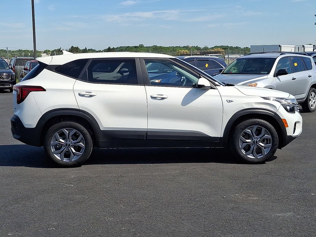 Certified 2024 Kia Seltos LX AWD/4WD image 7