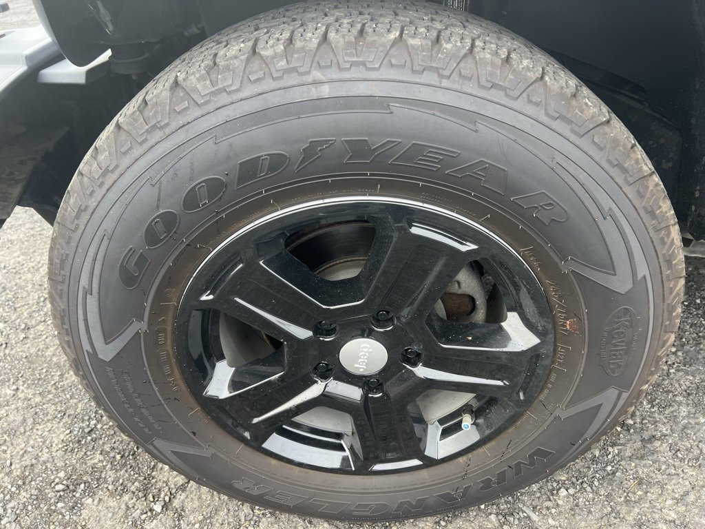 Used 2016 Jeep Wrangler Unlimited Sport w/ Power Convenience Group image 8