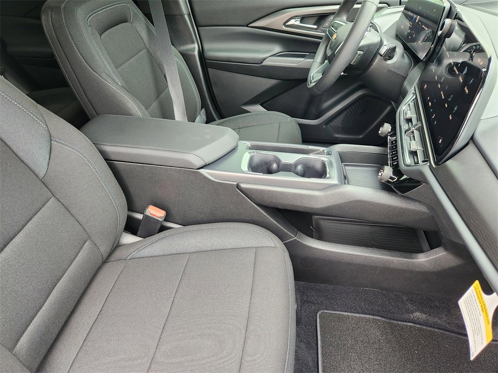 New 2026 Chevrolet Equinox EV LT image 10