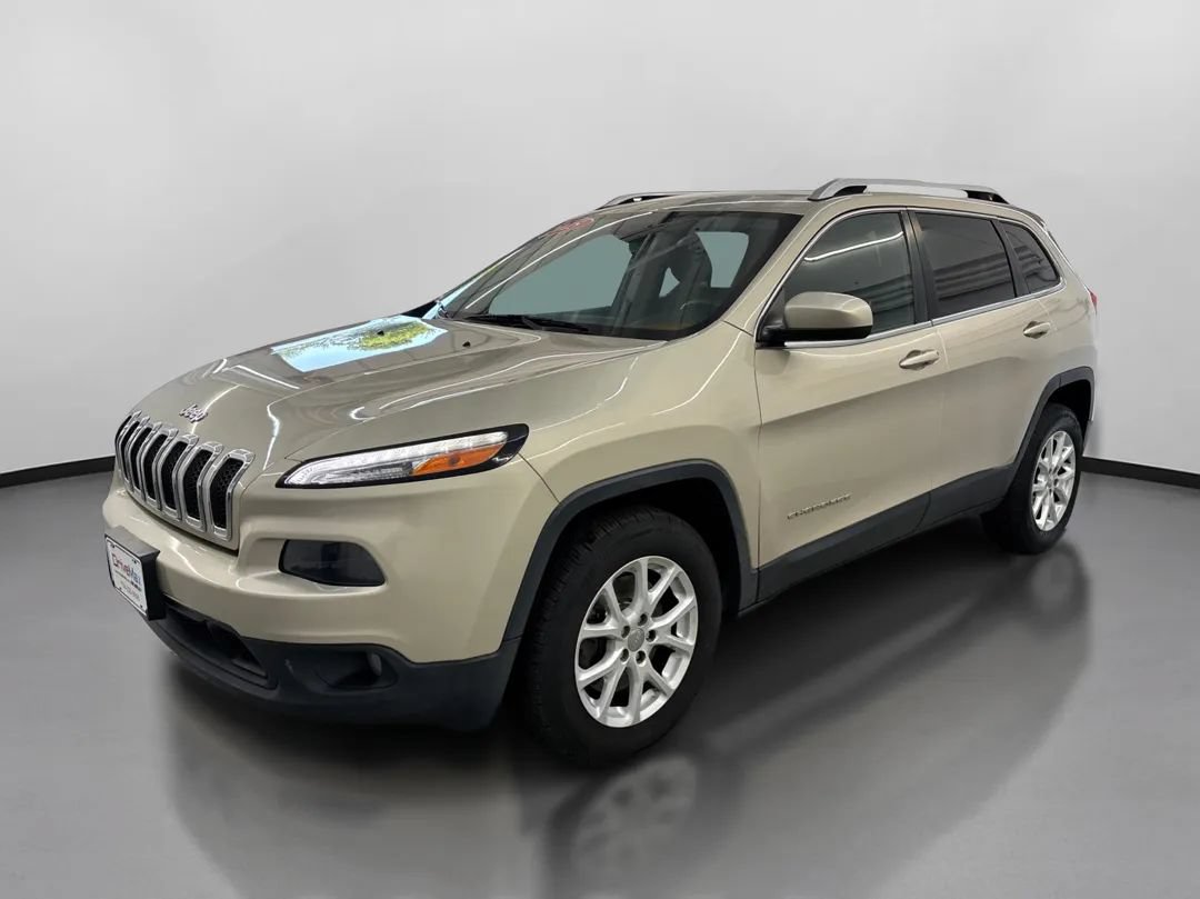 Used 2015 Jeep Cherokee Latitude w/ Cold Weather Group AWD/4WD image 4