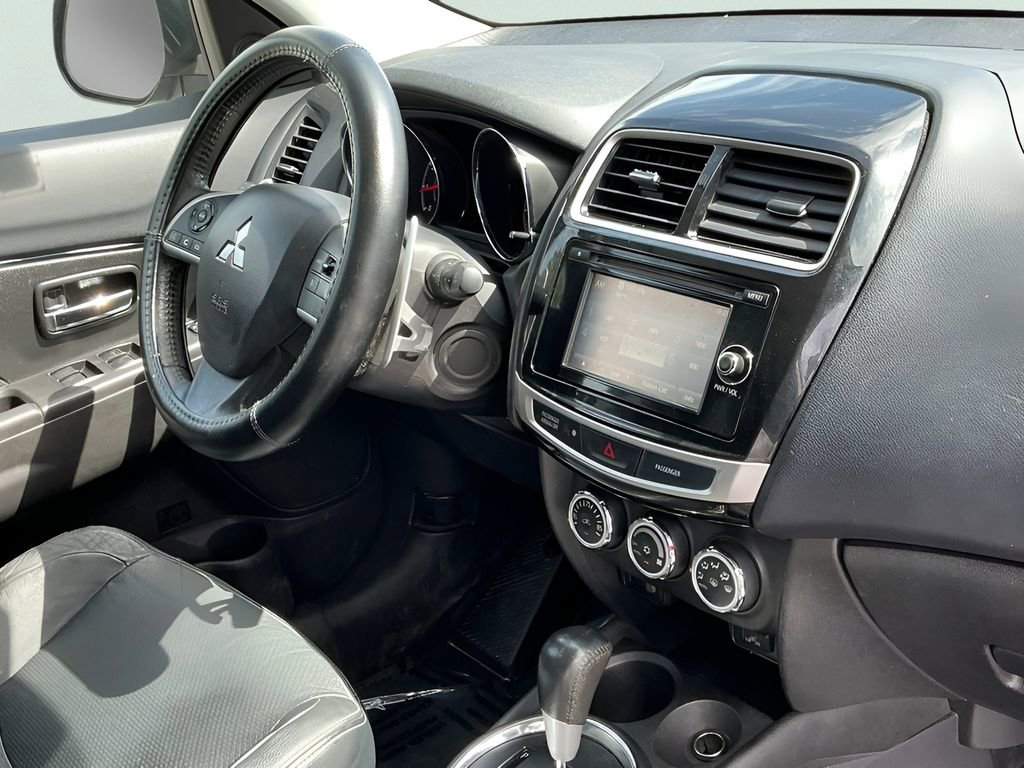Used 2015 Mitsubishi Outlander Sport SE image 11