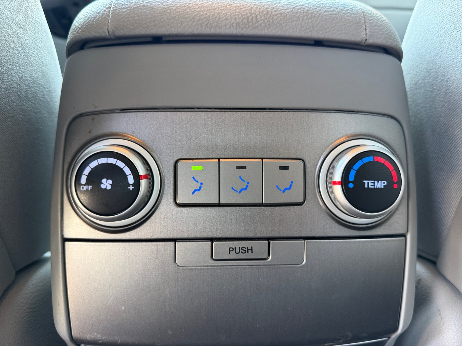 Used 2012 Hyundai Veracruz GLS FWD image 31