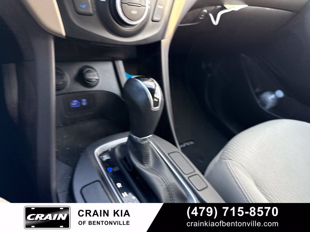 Used 2017 Hyundai Santa Fe Sport FWD image 18