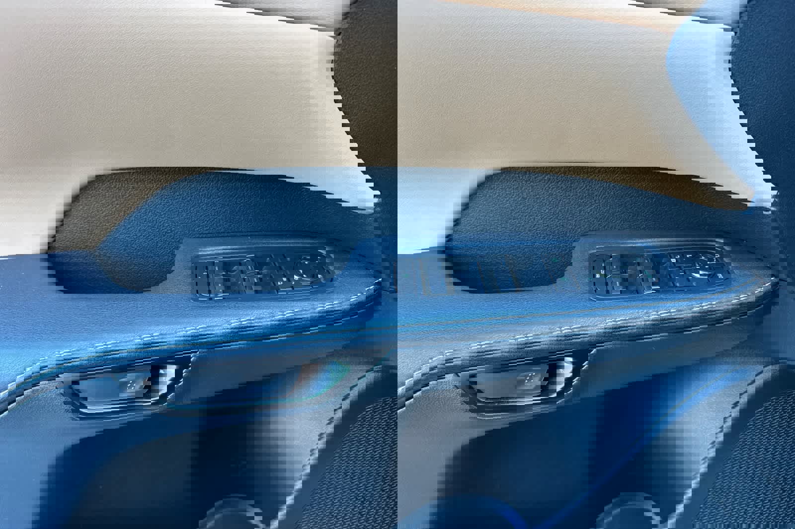 Used 2024 Lexus RX 350 Premium w/ Accessory Package (Z1) image 12