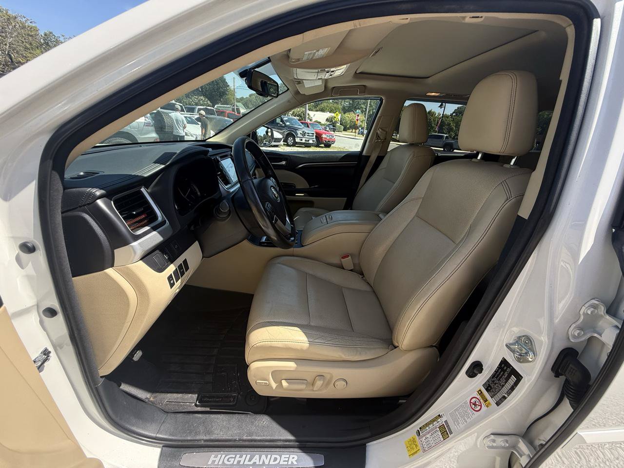 Used 2015 Toyota Highlander Limited AWD/4WD image 15
