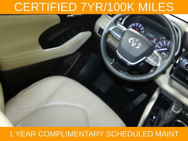 Used 2020 Toyota Highlander XLE AWD/4WD image 16