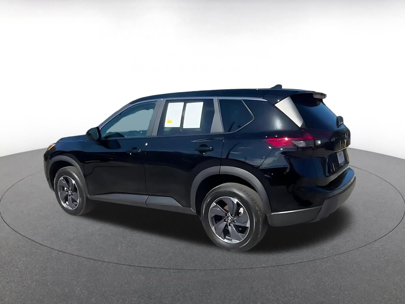 Used 2025 Nissan Rogue SV image 10