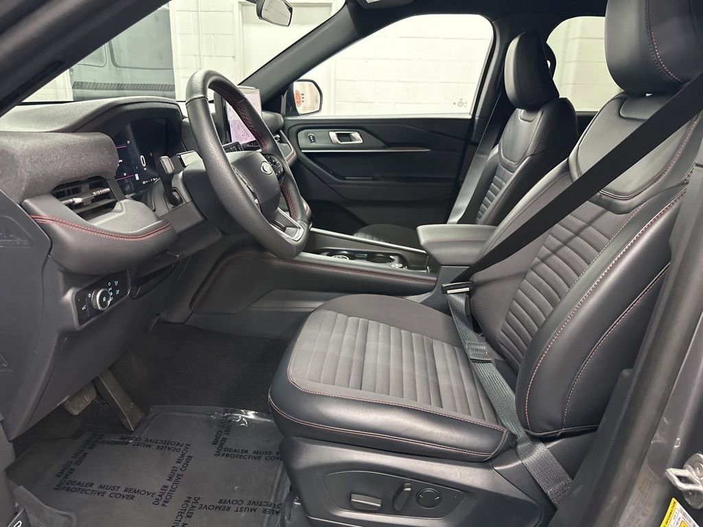 Used 2025 Ford Explorer ST-Line AWD/4WD image 21