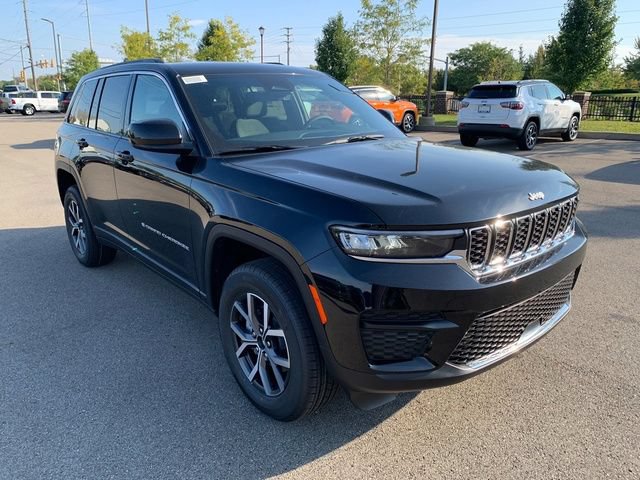 New 2027 Jeep Grand Cherokee Laredo AWD/4WD image 8