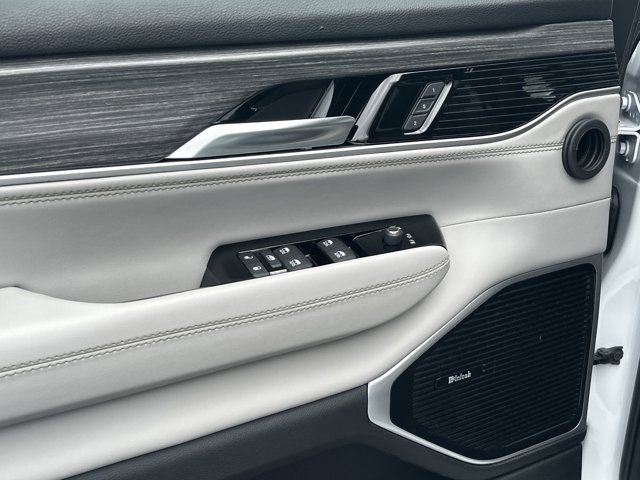 Certified 2023 Jeep Wagoneer Series III w/ Premium Group I image 13