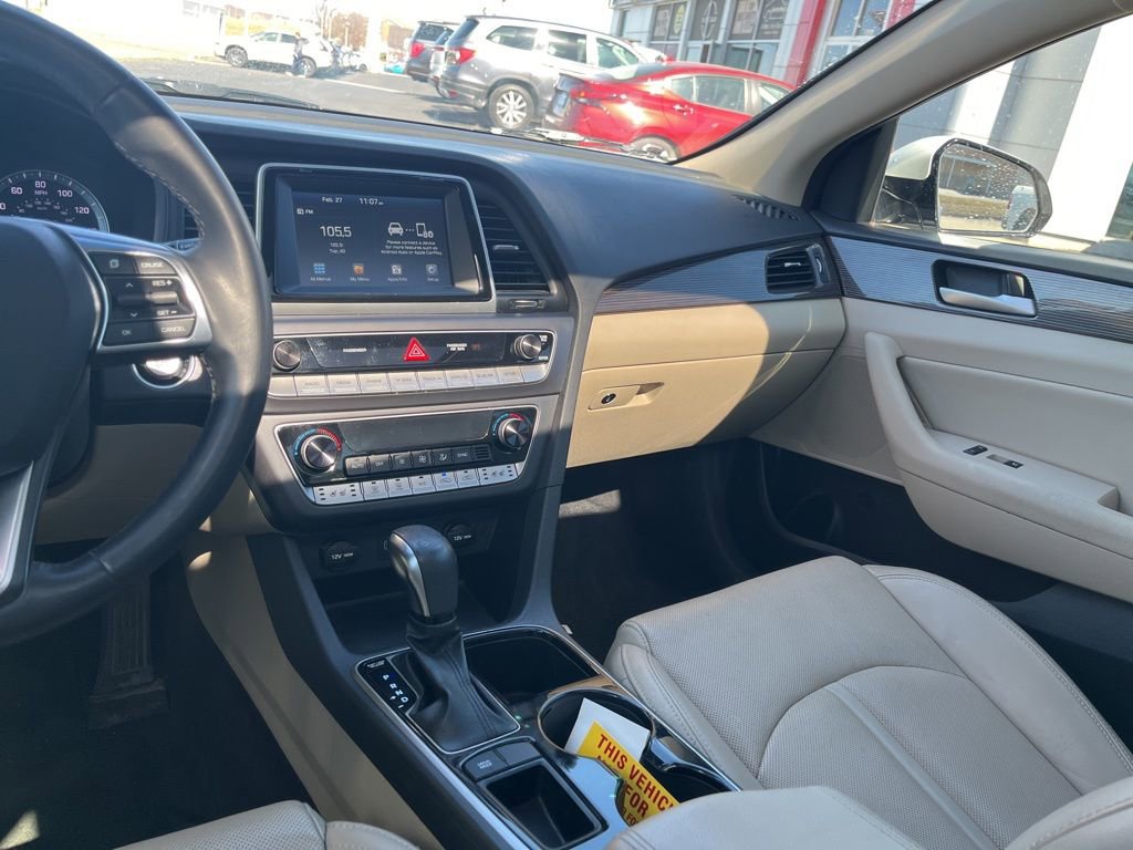 Used 2018 Hyundai Sonata Limited w/ Cargo Package image 27
