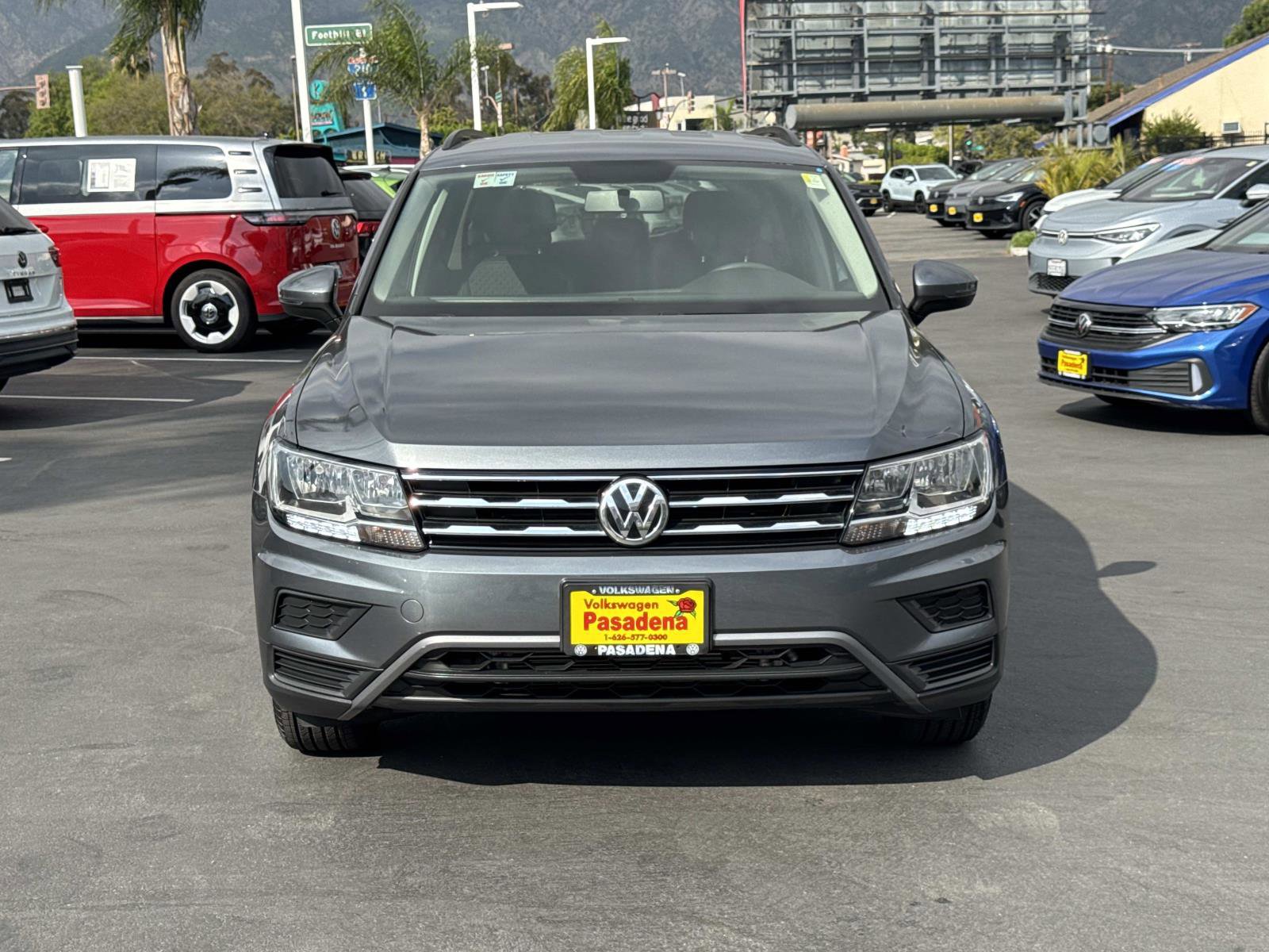 Used 2021 Volkswagen Tiguan S image 2