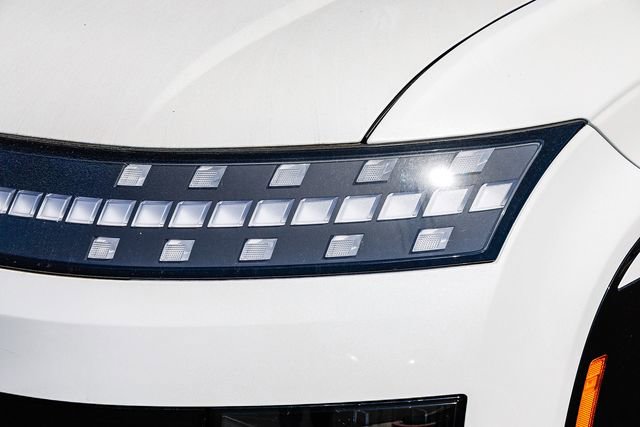 New 2026 Hyundai Ioniq 9 SEL image 8