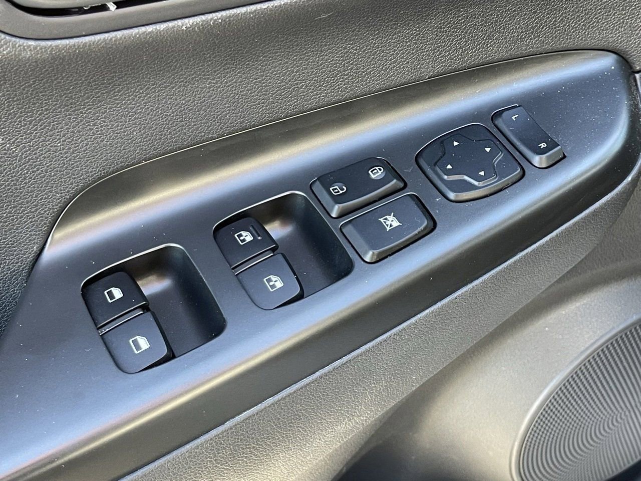 Used 2023 Hyundai Kona SEL image 9