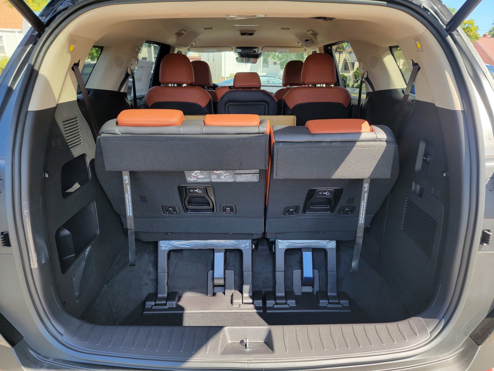 New 2026 Kia Carnival EX image 17