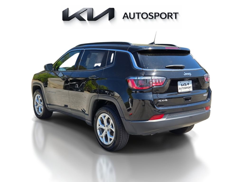 Used 2024 Jeep Compass Latitude AWD/4WD image 10