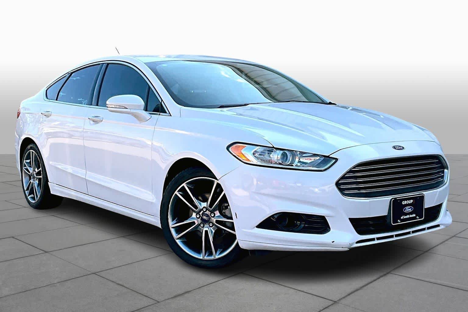 Used 2016 Ford Fusion Titanium image 3
