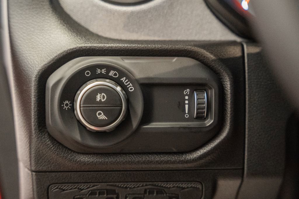 New 2025 Jeep Gladiator Sport image 37