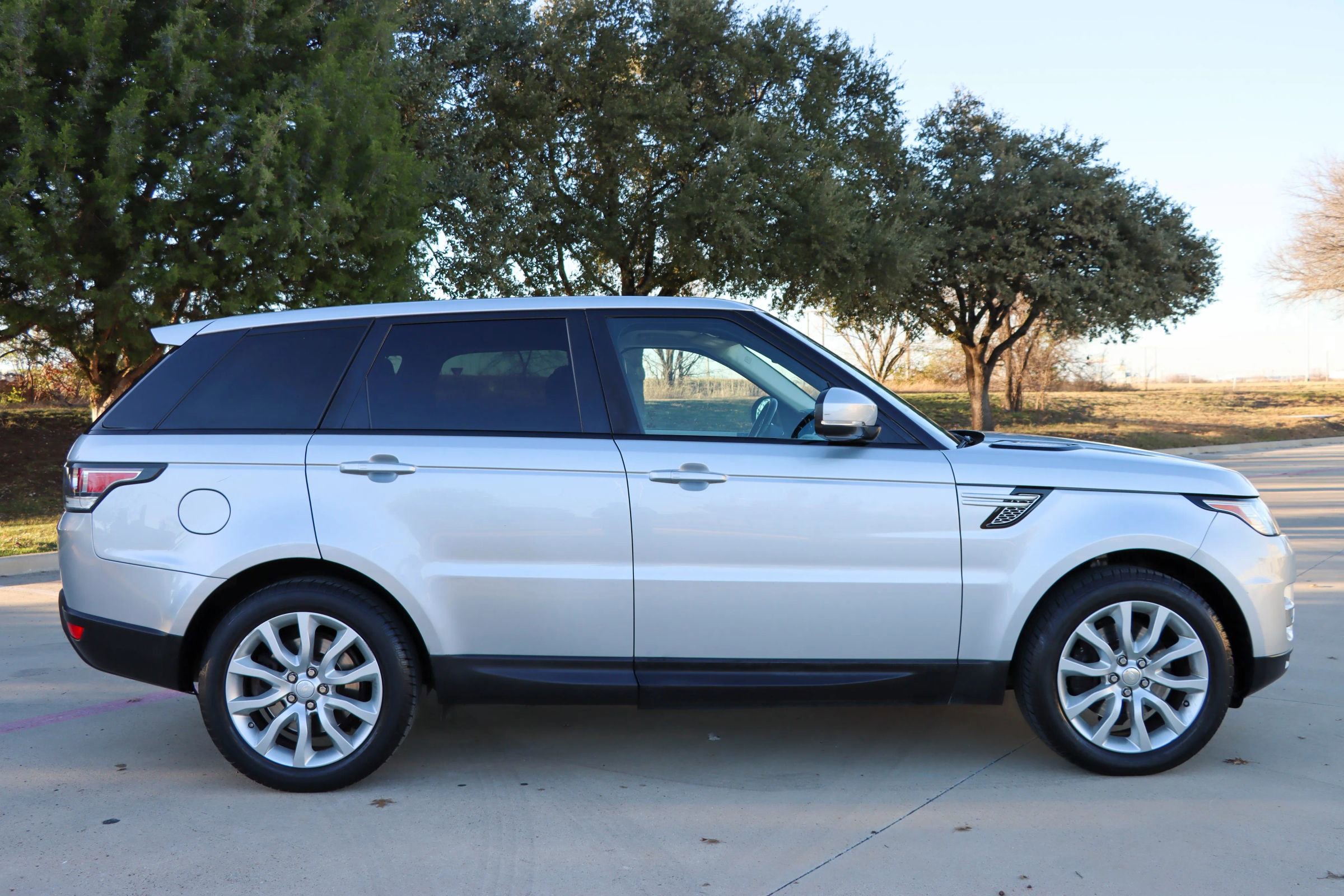 Used 2014 Land Rover Range Rover Sport HSE image 5